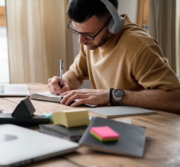 Persona tomando un examen SAP en línea Persona tomando un examen SAP en línea